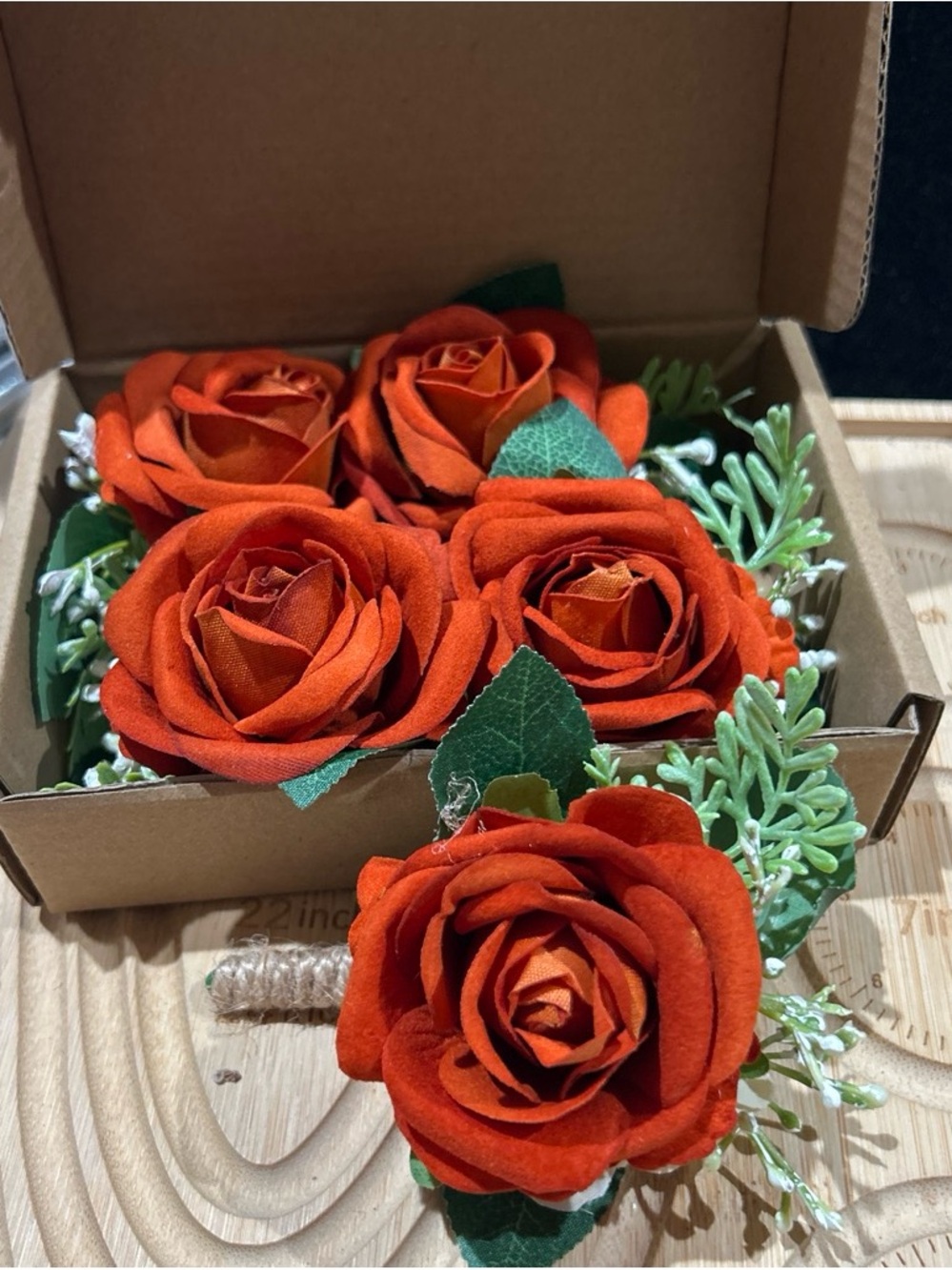 Rose corsage with pin (5pcs)